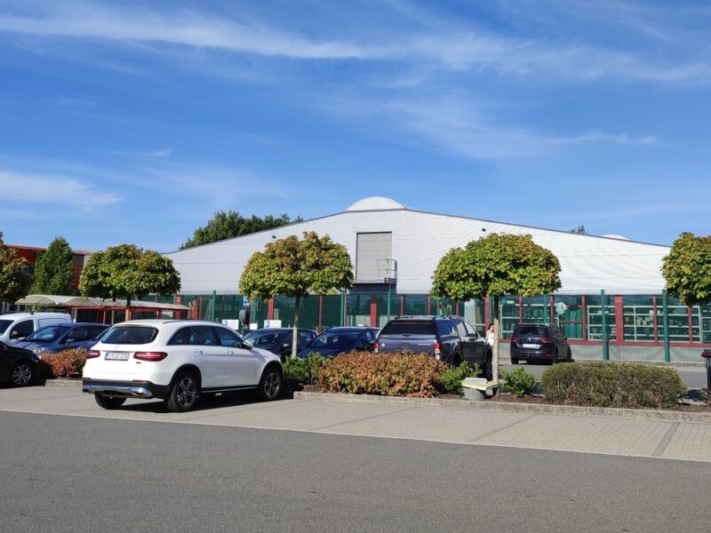 architecte Kaiser realisation hall commercial Bastogne